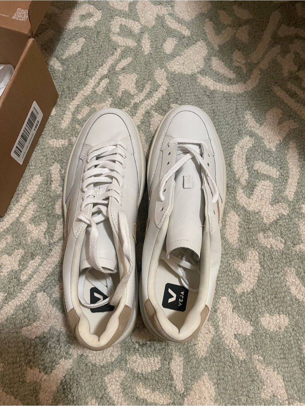 Veja V-12 Leather Sneakers in White and Beige - Picture 4 of 6